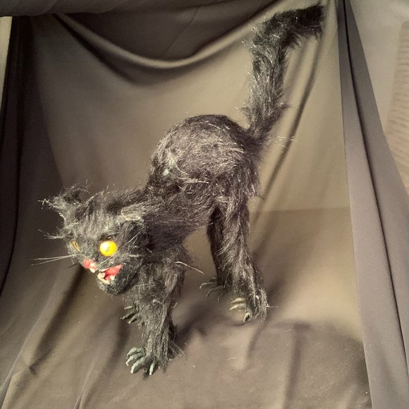 Other - 3/$25🎈 Scrungy Scrungy Cat W/ Arched Back